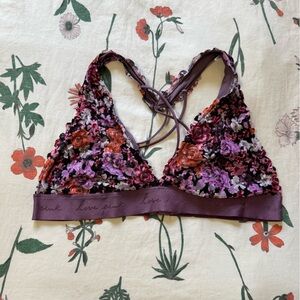 🔴DONATING SOON🔴 Floral Lace Bralette